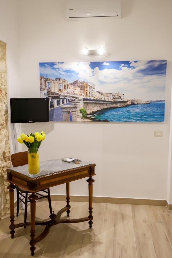 Bed and Breakfast La Sicilia In Un Sogno Сиракузы Экстерьер фото
